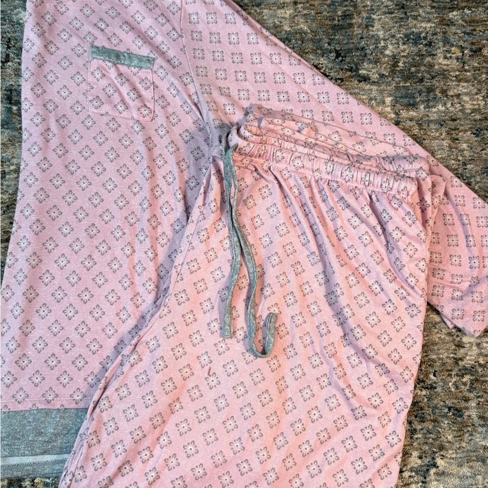 Cuddl Duds Pink and Gray Pajama Set - Picture 2 of 15